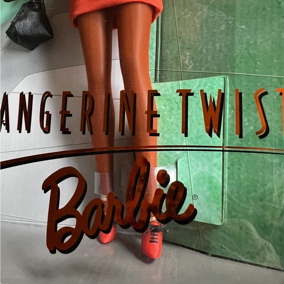 Barbie Tangerine Twist Doll in Orange Ensemble - Picture 6 of 9